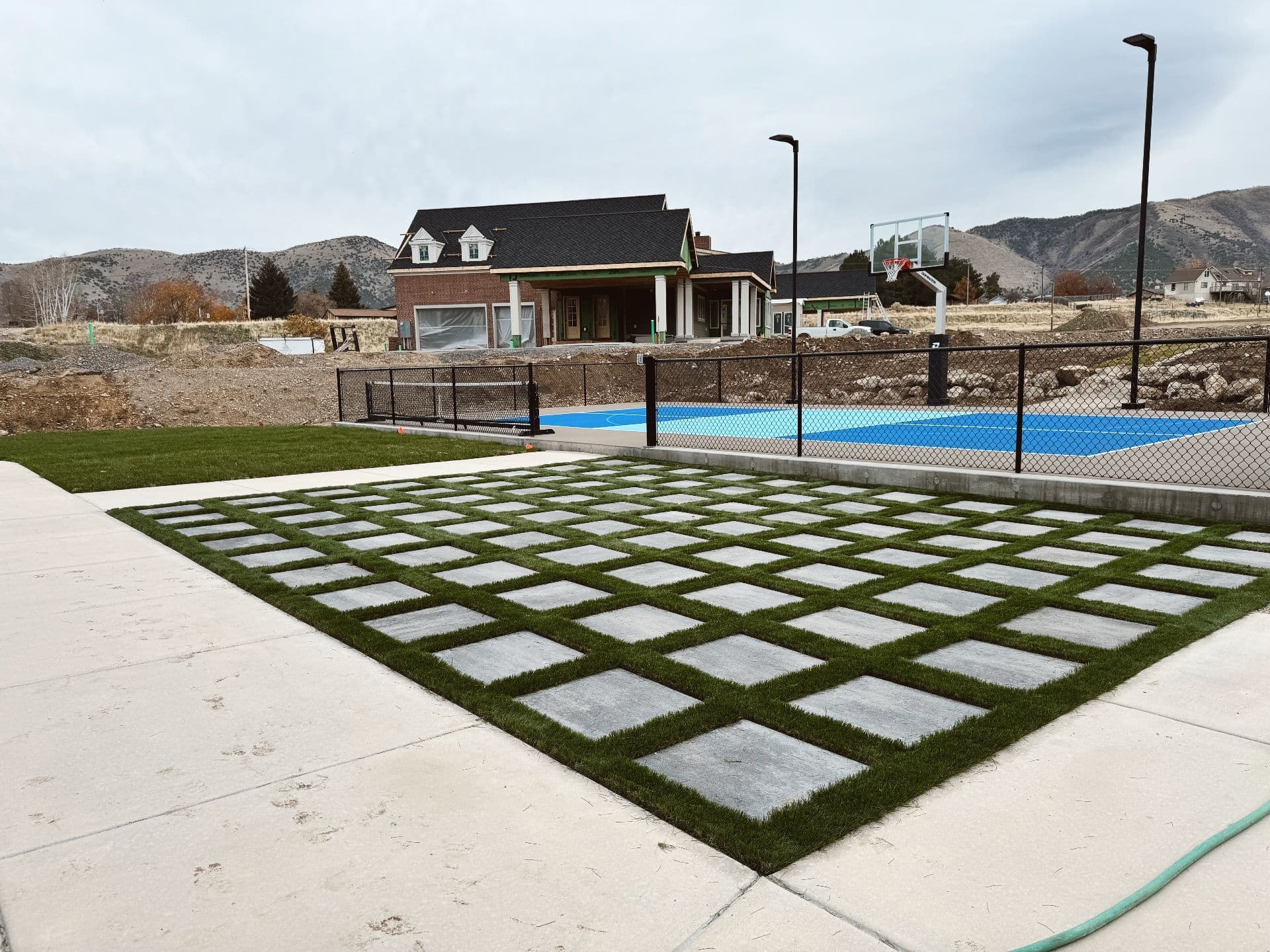 Gallery photos for Farmhouse Landscape Design in Mantua: Image #5