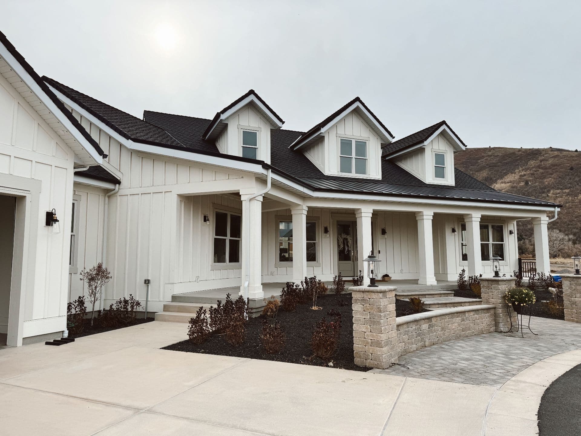 Farmhouse Landscape Design in Mantua